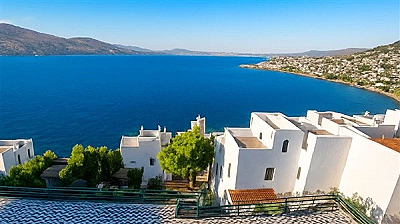 Yalıkavak Geriş Denize Sıfır Manzaralı Triplex Villa + Misafir Evi