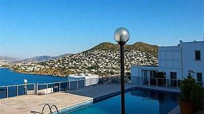 Yalıkavak Geriş Denize Sıfır Manzaralı Triplex Villa + Misafir Evi